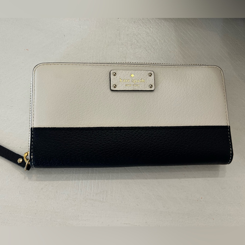 Kate Spade Large Cream/Dark Blue Zip Wallet